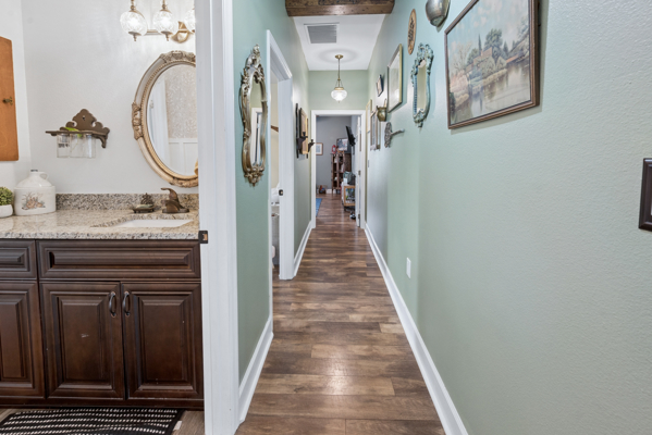 3,900 Sq Ft Home on Acre Lot – Dual Walk-In Closets, Clawfoot Tub