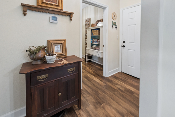 3,900 Sq Ft Home on Acre Lot – Dual Walk-In Closets, Clawfoot Tub