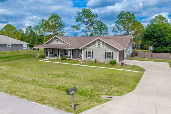 3,900 Sq Ft Home on Acre Lot – Dual Walk-In Closets, Clawfoot Tub