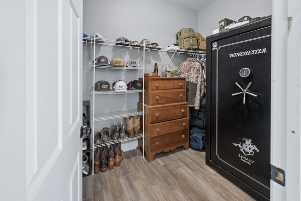 3,900 Sq Ft Home on Acre Lot – Dual Walk-In Closets, Clawfoot Tub