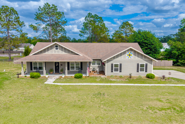 3,900 Sq Ft Home on Acre Lot – Dual Walk-In Closets, Clawfoot Tub