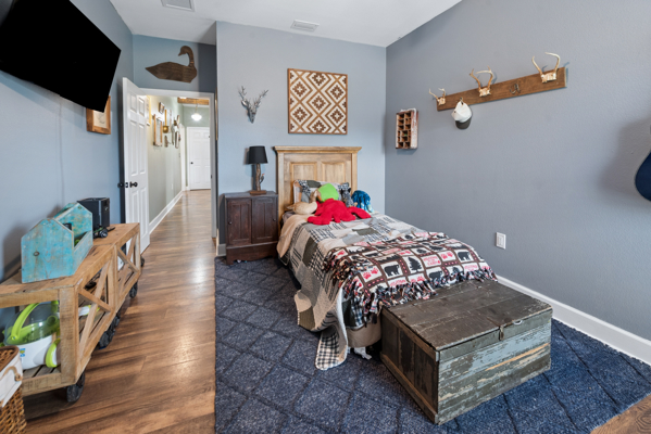 3,900 Sq Ft Home on Acre Lot – Dual Walk-In Closets, Clawfoot Tub