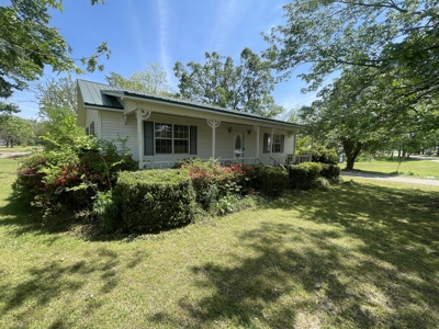 Country Home For Sale In Mcnairy County Tn With 1.44 +/- Acres - image 1