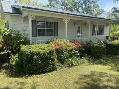 Country Home For Sale In Mcnairy County Tn With 1.44 +/- Acres - image 4