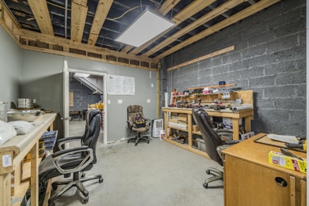 newly remodeled 2700 sqft commercial building with full basement - image 18