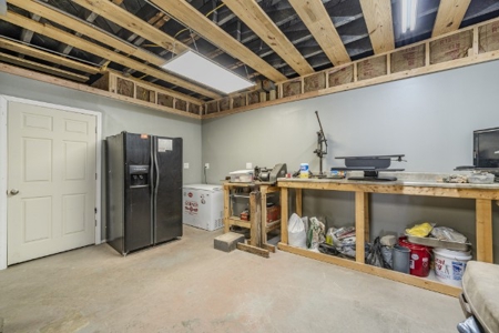 newly remodeled 2700 sqft commercial building with full basement - image 17