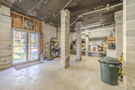 newly remodeled 2700 sqft commercial building with full basement - image 15