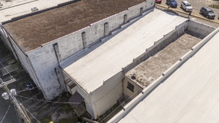 newly remodeled 2700 sqft commercial building with full basement - image 23