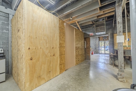 newly remodeled 2700 sqft commercial building with full basement - image 21