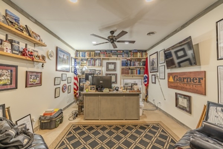 newly remodeled 2700 sqft commercial building with full basement - image 11