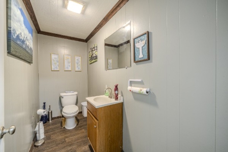 newly remodeled 2700 sqft commercial building with full basement - image 10