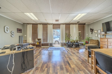 newly remodeled 2700 sqft commercial building with full basement - image 4