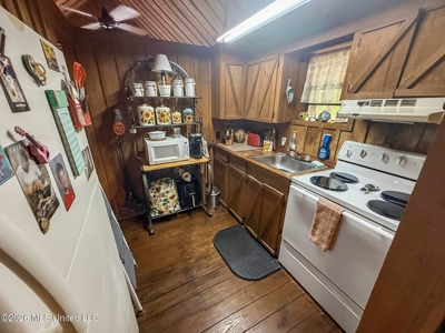 23 Acres of Riverfront Property with Sand Bar and Cabins - image 37