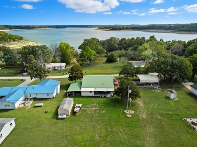 Stylish Home on Bull Shoals Lake Peninsula in Protem, MO - image 1