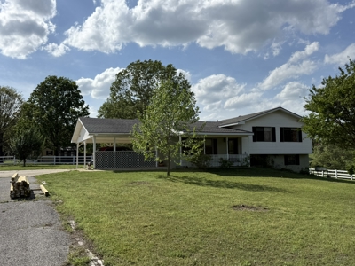 Custom Home And Pastureland For Sale In North Central Arkansas - image 23