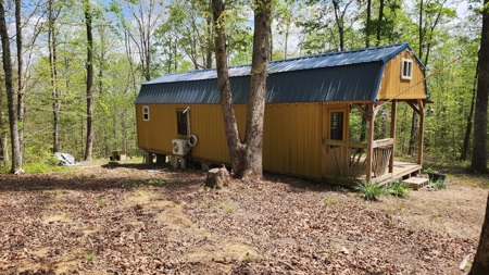 Rustic Cabin Retreat Near Dale Hollow Lake - image 9
