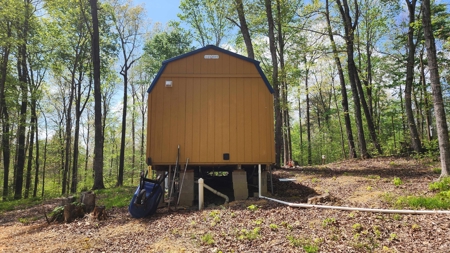 Rustic Cabin Retreat Near Dale Hollow Lake - image 5