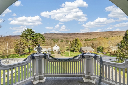 Beautiful Victorian Home with 5704 sq ft with Barn on 8.98 Acres - image 49