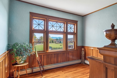 Beautiful Victorian Home with 5704 sq ft with Barn on 8.98 Acres - image 34