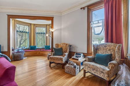 Beautiful Victorian Home with 5704 sq ft with Barn on 8.98 Acres - image 32