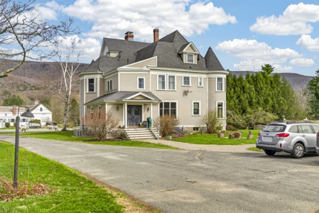 Beautiful Victorian Home with 5704 sq ft with Barn on 8.98 Acres - image 12