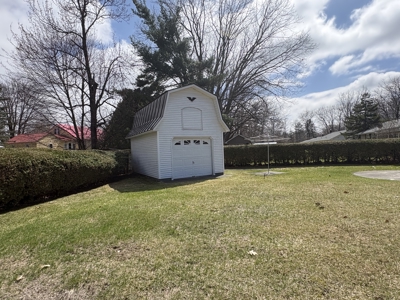 One Level living in this meticulously maintained home. - image 19