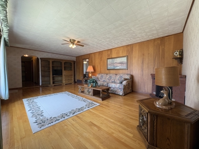 One Level living in this meticulously maintained home. - image 7