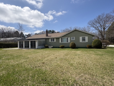 One Level living in this meticulously maintained home. - image 18