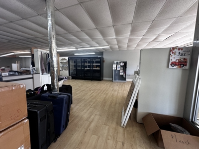 Outstanding commercial opportunity in the heart of town! - image 11