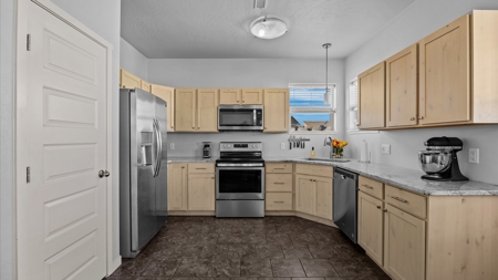 Newer Home With Solar, Water Filter, and No Carpet in GJ CO! - image 10