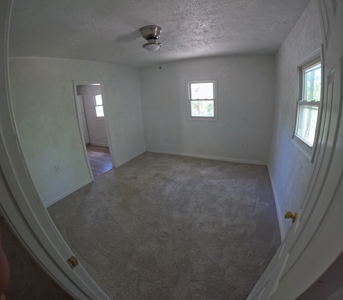 Country home in Twin Oaks Harbor - image 11