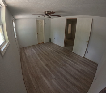 Country home in Twin Oaks Harbor - image 13