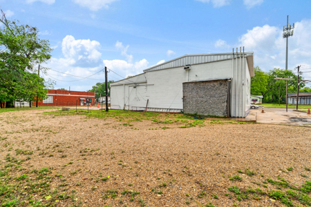 High Visibility Corner Commercial Lot | 455 N Main St Paris - image 15