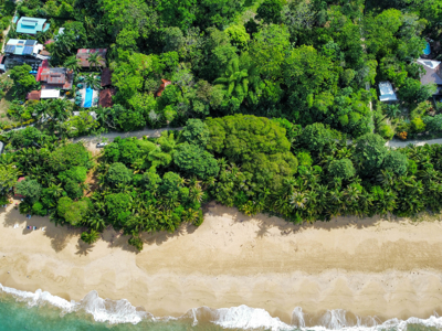 Rare Front-Row Opportunity on Bluff Beach – Isla Colón, Panama - image 8