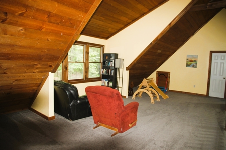 Mountain Home on 5 Acres Near Trout Streams - image 25