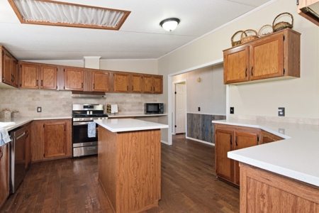 Stunning Country Estate w/Acreage, Home & Spring in West PlainsMO - image 6