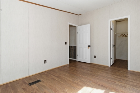 Stunning Country Estate w/Acreage, Home & Spring in West PlainsMO - image 33