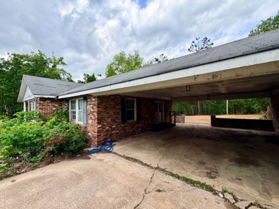 Great Fix and Flip Investment Home in Town in Booneville, MS - image 17