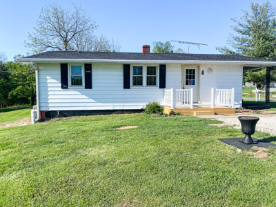 Updated Country Home with Workshop in Solsberry Indiana For Sale - image 2