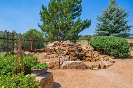 Luxury Log Hill Ridgway Estate with Stunning Mountain Views - image 25
