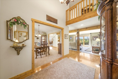 Luxury Log Hill Ridgway Estate with Stunning Mountain Views - image 2