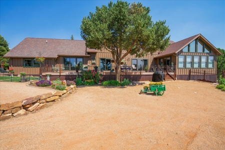 Luxury Log Hill Ridgway Estate with Stunning Mountain Views - image 20