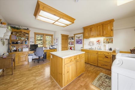 Luxury Log Hill Ridgway Estate with Stunning Mountain Views - image 18