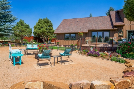 Luxury Log Hill Ridgway Estate with Stunning Mountain Views - image 23