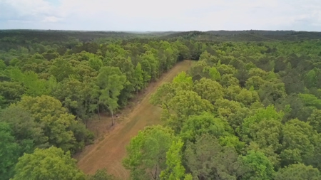 Heiberger Sportsman Club featuring an amazing lake, and much more - image 6