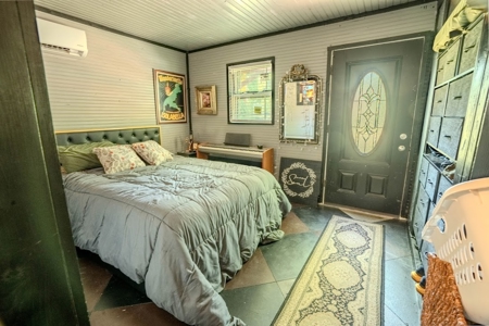 Partial Log Cabin On 5 Acres With Seperate Art Studio And Storage - image 4