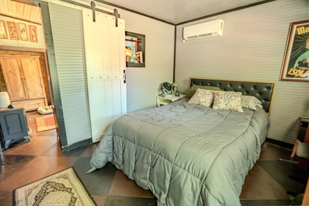 Partial Log Cabin On 5 Acres With Seperate Art Studio And Storage - image 5