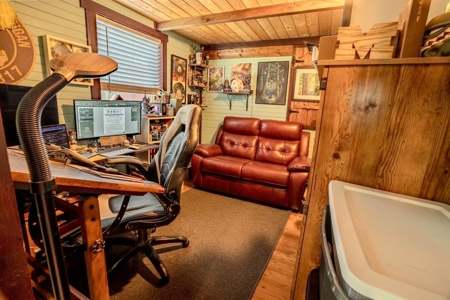Partial Log Cabin On 5 Acres With Seperate Art Studio And Storage - image 9