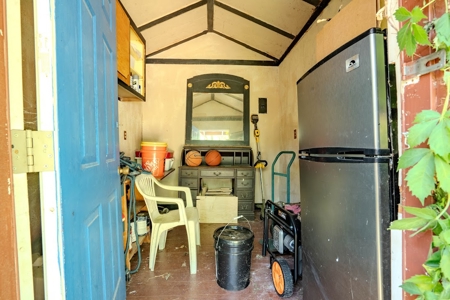 Partial Log Cabin On 5 Acres With Seperate Art Studio And Storage - image 32