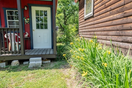 Partial Log Cabin On 5 Acres With Seperate Art Studio And Storage - image 25